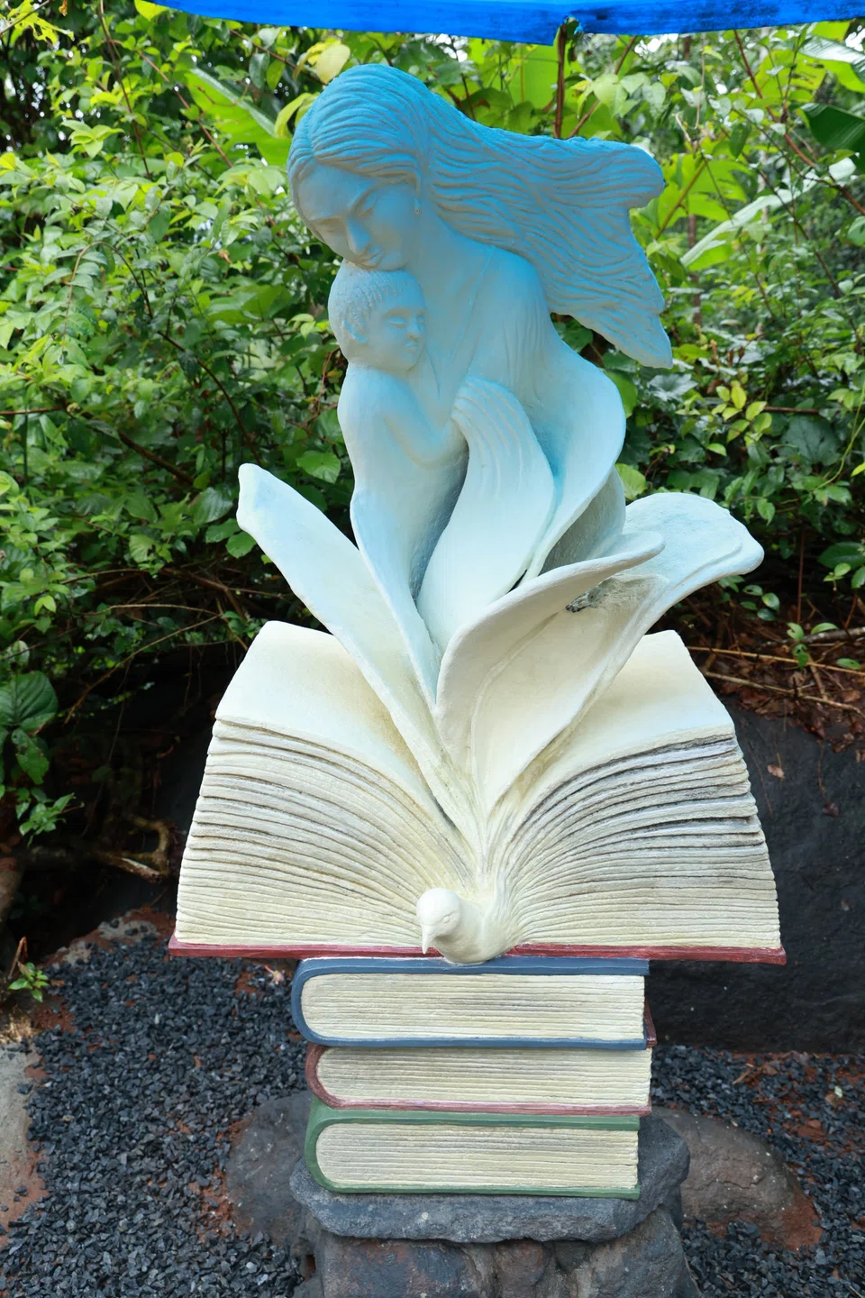 ஞானச் சிலை.