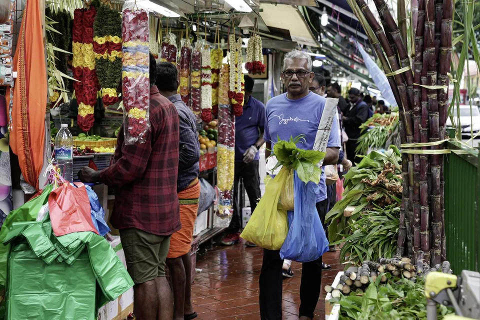 லிட்டில் இந்தியா வட்டாரம் போகித் திருநாளன்று (ஜனவரி 13) அமர்க்களமாகக் காட்சியளித்தது. 