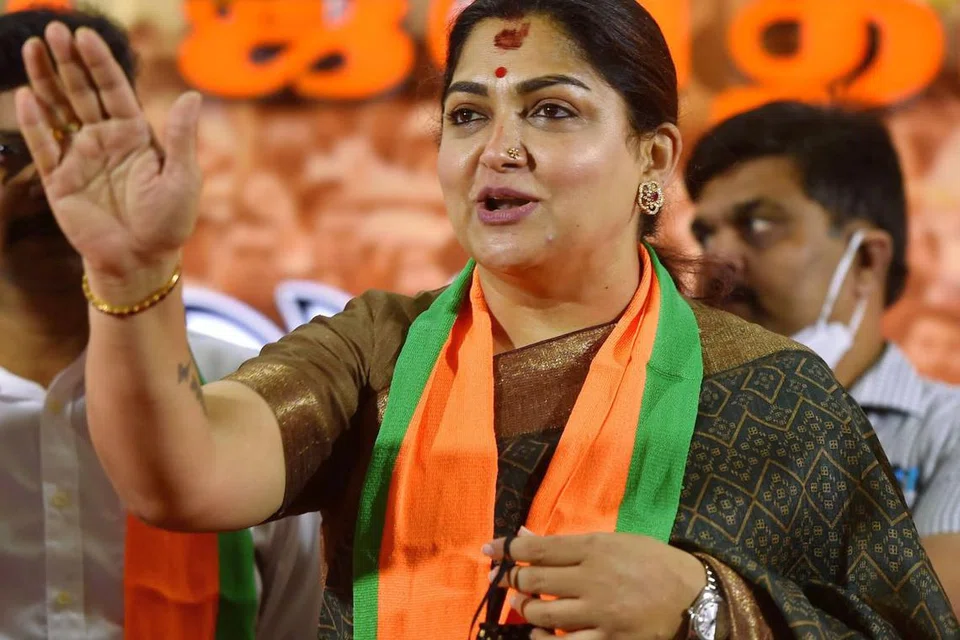அண்மையில் சென்னையில் நடைபெற்ற திமுக பொதுக்கூட்டத்தில் கலந்துகொண்டு பேசிய சிவாஜி கிருஷ்ணமூர்த்தி, நடிகை குஷ்பு குறித்து மிக மோசமான முறையில் விமர்சித்தார்.
