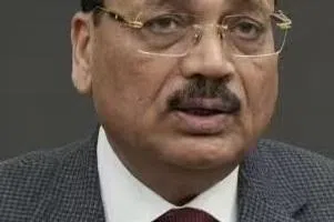 தேர்தல் ஆணையர்கள் நியமன விவகாரம்: விசாரணையில் தலைமை நீதிபதி விலகல்