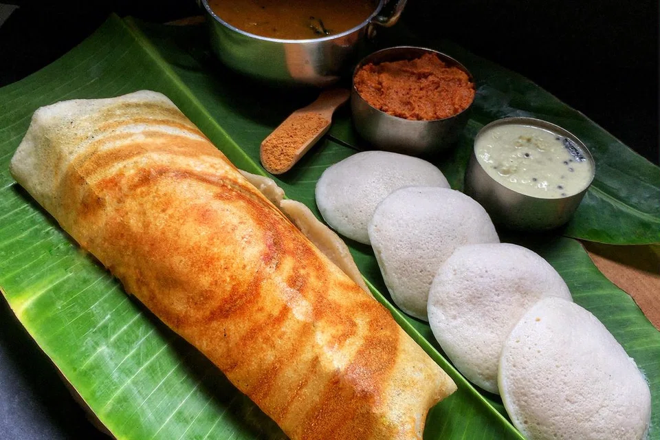 தோசை, இட்லி ஆகியவை மிகவும் ஆரோக்கியமான உணவுவகைகள் என்று அதிபர் தர்மன் சண்முகரத்னம் தமது ஃபேஸ்புக் பக்கத்தில் பதிவிட்டார்.