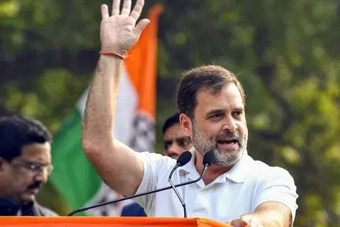 பாஜக, ஆர்எஸ்எஸ் சித்தாந்தத்தை காங்கிரசால் மட்டுமே வீழ்த்த முடியும் என்றார் ராகுல் காந்தி.