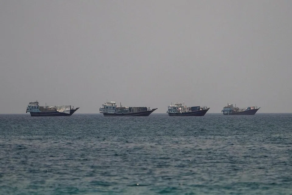 அமெரிக்கா - ஈரான் இடையிலான பேச்சுவார்த்தையில்  ஹோர்முஸ் நீரிணை வழியாக வணிகக் கப்பல் போக்குவரத்தை மீண்டும் பாதுகாப்பாக அனுமதிப்பது முக்கிய இடம்பிடித்ததாகச் சொல்லப்படுகிறது.