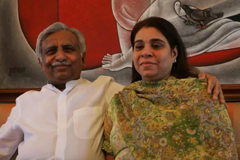 ஜெட் ஏர்வேஸ் நிறுவனர் நரேஷ் கோயல், அவரது மனைவி அனிதா கோயல்.