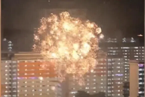 கிம் மோவில் சட்டவிரோத வாணவேடிக்கை