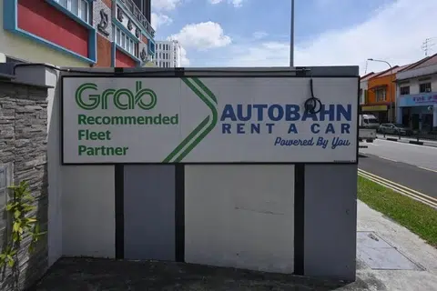 விதிமுறைகளை மீறிய காரணத்தால் ஆட்டோபான் (Autobahn) வாடகை கார் நிறுவனத்தின்மீது நான்கு குற்றச்சாட்டுகள் சுமத்தப்பட்டுள்ளன.