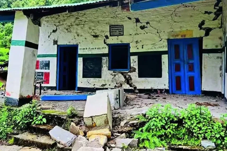 அரசு பத்து நாள்களுக்குள் தெளிவான அறிக்கை வெளியிடாவிட்டால், கல்வி அமைச்சர் தன் சிங் ரவாத் விலக வேண்டும் என்று கூறி அக்டோபர் 2ஆம் தேதிக்குப் பிறகு அமைதியான முறையில் மாநிலம் தழுவிய போராட்டங்கள் நடத்தப்படும் என எச்சரிக்கப்பட்டுள்ளது.
