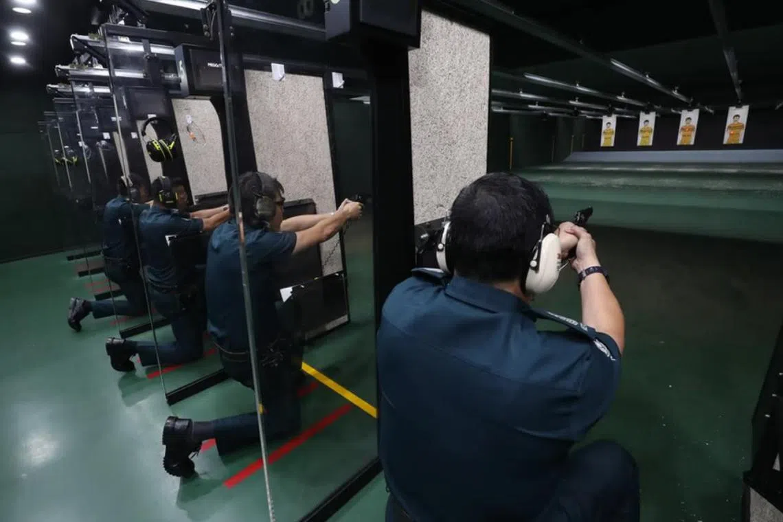 சிங்கப்பூரர்களுக்கு ஆர்வமில்லாத வேலைகளில் வெளிநாட்டவர்களை அமர்த்த உள்துறை அமைச்சு அனுமதி
