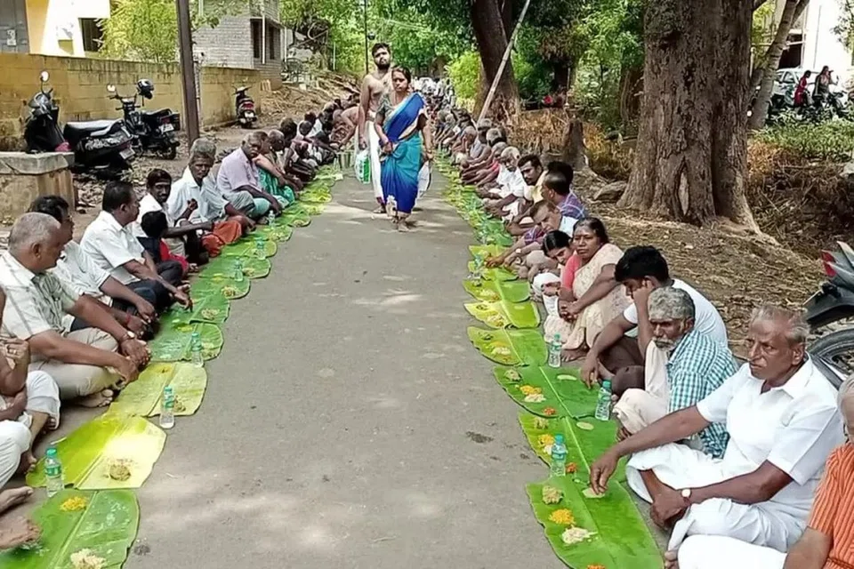 உணவுண்ட இலையில் அங்கப் பிரதட்சணம் செய்வது உடல்நலத்திற்கும் மனித மாண்பிற்கும் உகந்ததன்று என நீதிமன்றம் தெரிவித்துள்ளது.