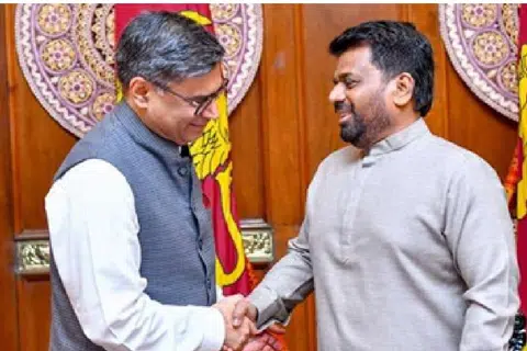 கொழும்பில் இலங்கை அதிபர் அனுர குமார திசாநாயக்கவைச் சந்தித்துப் பேசினார் இந்திய வெளியுறவுச் செயலாளர் விக்ரம் மிஸ்‌ரி.
