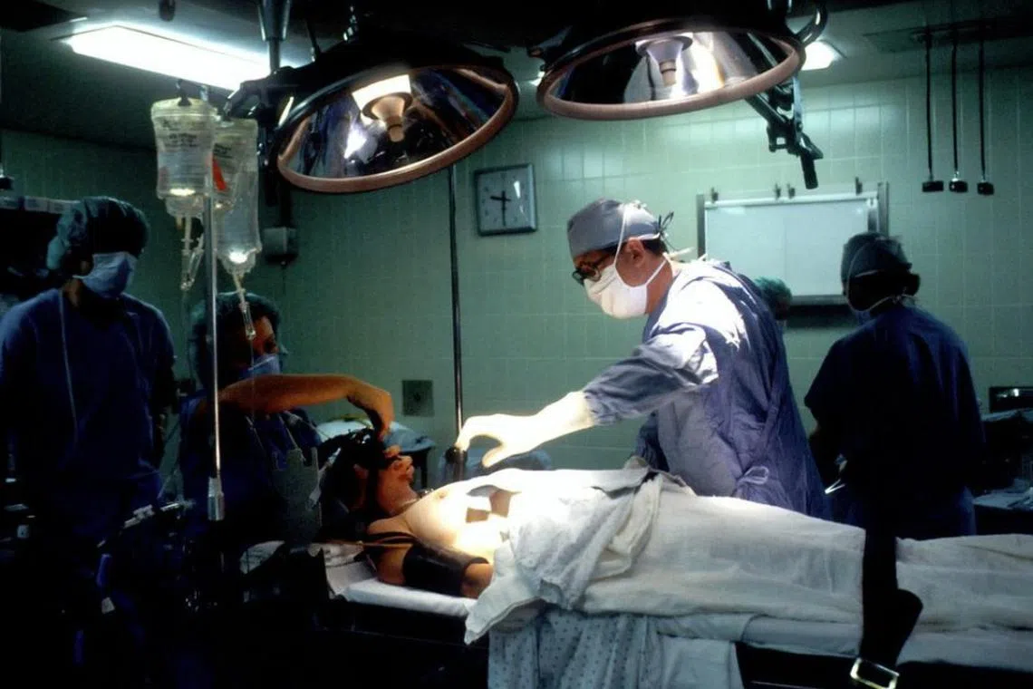 செயற்கை நுண்ணறிவு மருத்துவர் திறனைக் குறைத்துள்ளது:  ஆய்வு