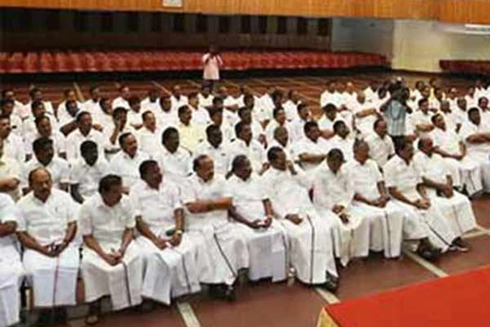 நாடாளுமன்றத்தில் எவ்வாறு செயல்பட வேண்டும் என்பது குறித்து திமுக எம்பிக்களுக்கு அறிவுறுத்தப்பட உள்ளது.