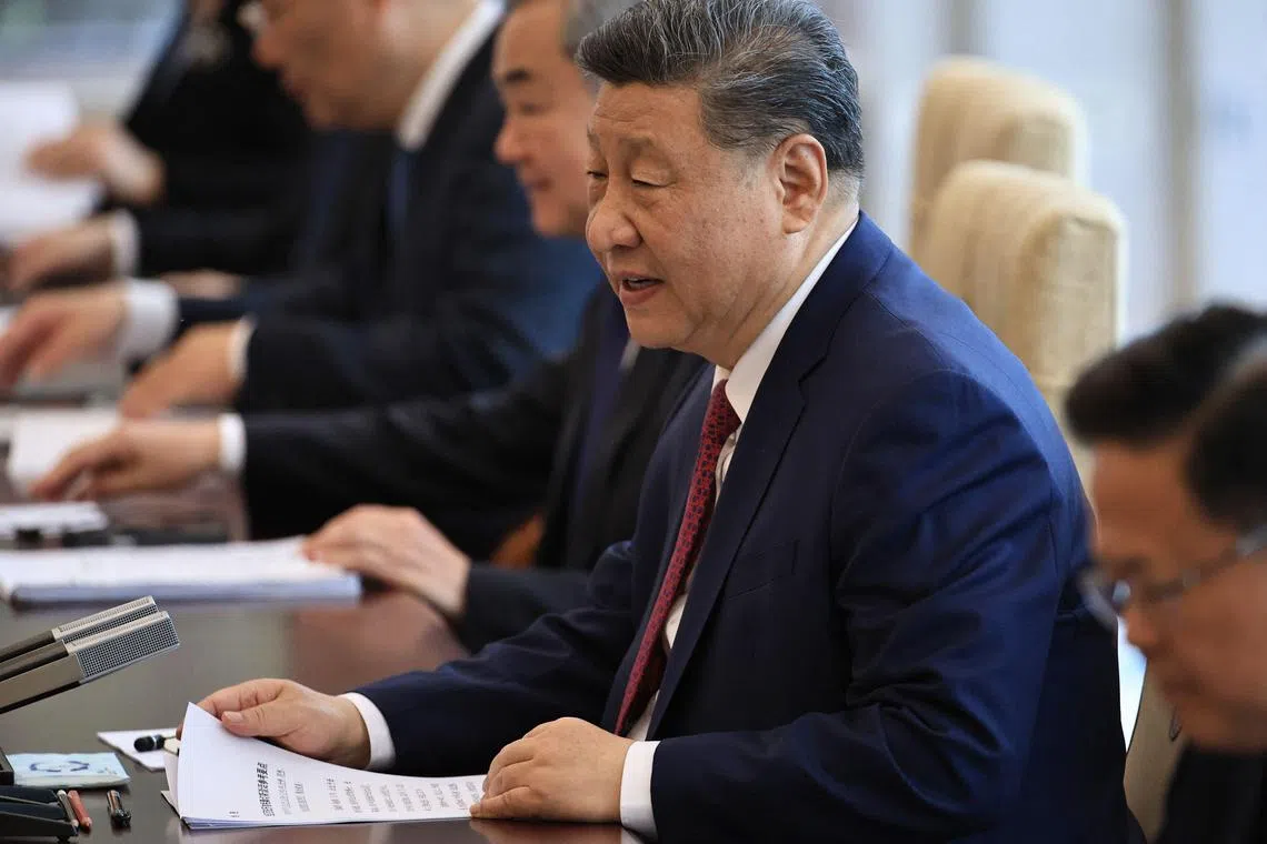 அதிபர் ஸி வருகை: வரி அச்சுறுத்தலைச் சமாளிக்க தென்கிழக்காசிய நாடுகளை அரவணைக்கும் சீனா