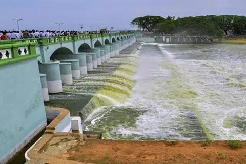 கர்நாடக அரசின் தன்னிச்சையான செயல்பாட்டுக்கு தமிழகச் சட்டமன்றம் தனது எதிர்ப்பைப் பதிவு செய்வதாக முதல்வர் விஜய் கூறினார்.