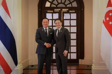 பிரதமர் லாரன்ஸ் வோங்கும் தாய்லாந்துப் பிரதமர் அனுட்டின் சார்ன்விராக்குனும் வெளியுறவு அமைச்சில் வெள்ளிக்கிழமை (நவம்பர் 7) நடைபெற்ற செய்தியாளர் கூட்டத்தில் பங்கெடுத்தனர்.