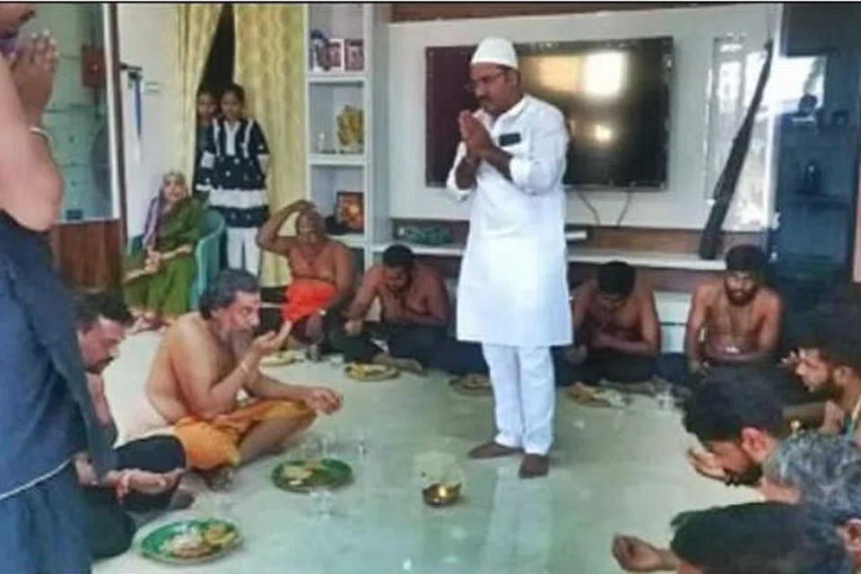 காஷிம் குடும்பத்தினரும் நூற்றுக்கணக்கான ஐயப்ப பக்தர்களுடன் இணைந்து பஜனைகள் மற்றும் வழிபாடுகளில் பங்கேற்றனர்.