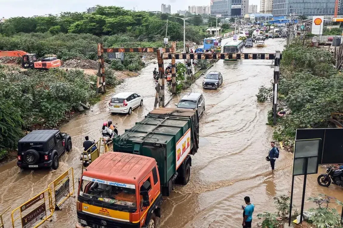 115 ஆண்டுகளில் இல்லாத மழை: வெள்ளக்காடான பெங்களூரு 