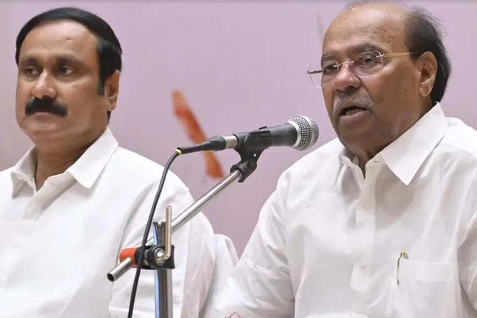 பாஜக கூட்டணி வேண்டும் என்று அன்புமணியும் சௌமியாவும் தன் காலைப் பிடித்துக் கெஞ்சியதாக மருத்துவர் ராமதாஸ் தெரிவித்துள்ளார்.