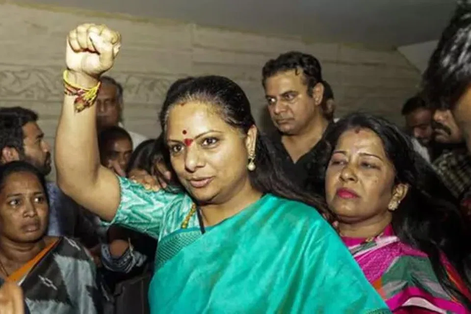 நீதிமன்றக் காவல் ஜூன் 3ஆம் தேதி நிறைவடைந்த நிலையில் கவிதா திங்கட்கிழமை டெல்லி ரோஸ் அவென்யூ நீதிமன்றத்தில் முன்னிலைப்படுத்தப்பட்டார். 