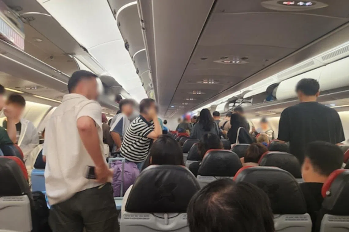 தென் கொரியாவில் தவறான விமான நிலையத்தில் தரையிறங்கிய ஏர்ஏஷியா விமானம்  