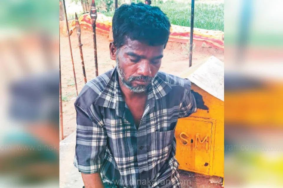 உண்டியலில் கை மாட்டியதால் விடிய விடிய காத்திருந்த திருடன்.