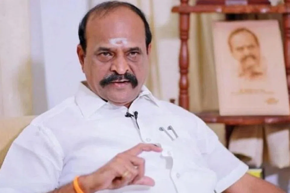 அதிமுக ஆட்சியில் திரைப்படத் துறையில் வெளிப்படைத்தன்மை இருந்ததாக கடம்பூர் ராஜு தெரிவித்தார்.