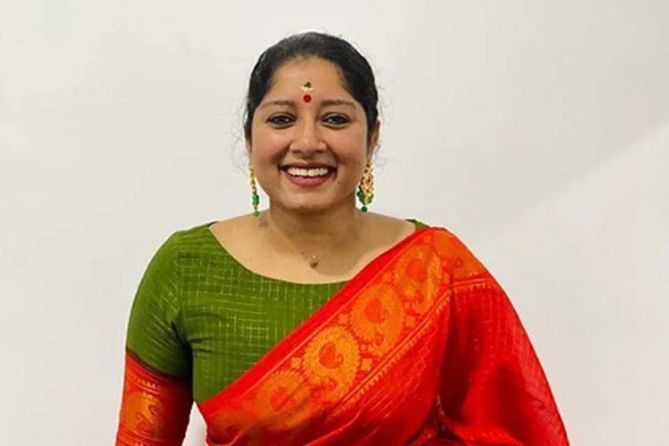 அனுமோல்.