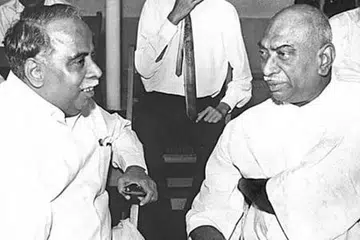 அண்ணாதுரை, காமராஜர்.