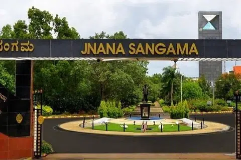தேர்ச்சி பெற்ற மாணவர்களின் விகிதம் 99.98 விழுக்காடாக இருந்தது.