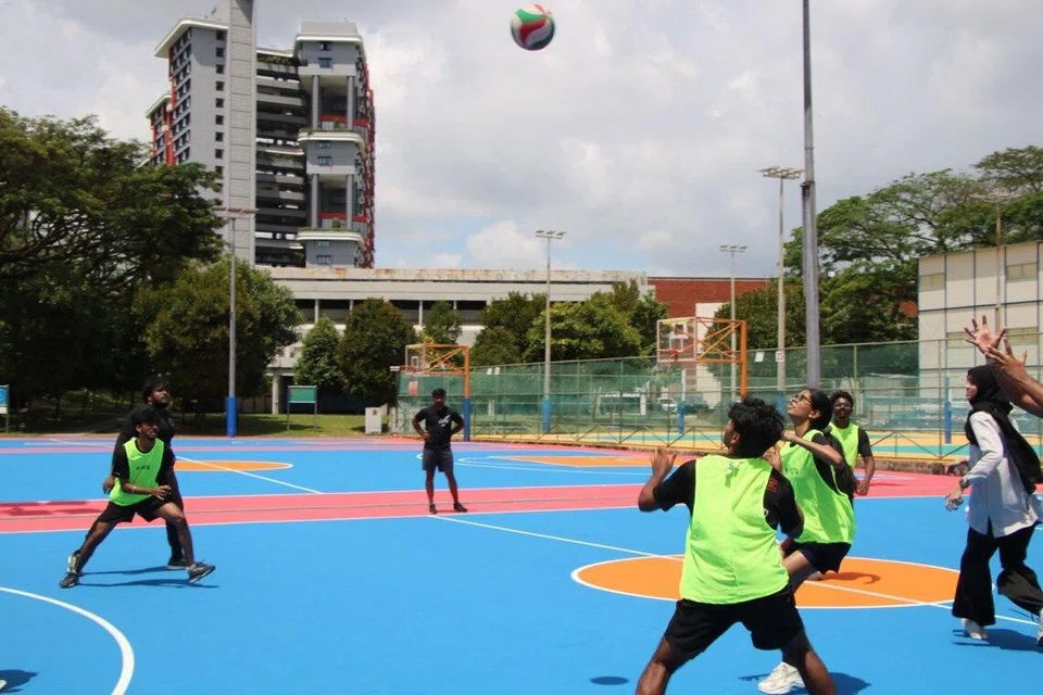 கலப்பு கேப்டன்ஸ் பால் விளையாட்டு போட்டி.