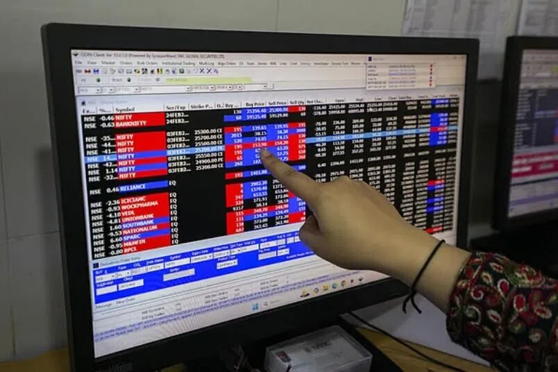 பங்குச் சந்தை கடும் வீழ்ச்சி: ஒரே நாளில் ரூ.9.5 லட்சம் கோடி இழப்பு