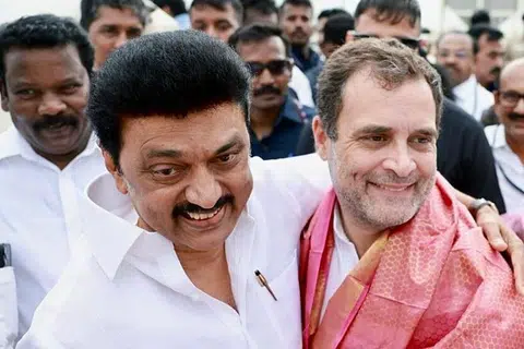 திமுக கூட்டணியில் காங்கிரஸ் கட்சிக்கு 28 தொகுதிகளும் நாடாளுமன்ற மேலவையில் ஓர் இடமும் வழங்க முடிவு செய்திருப்பதாகத் தகவல்கள் வெளியாகின.