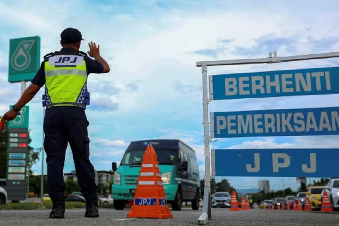 நோன்புப் பெருநாள் காலத்தில் ஜோகூரில் 7,000 போக்குவரத்துக் குற்றங்கள்