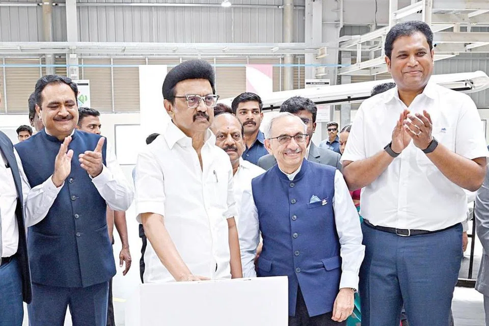 மாமல்லபுரம் அருகே கோத்ரெஜ் தொழிற்சாலையில் உற்பத்தியை தொடங்கி வைத்த முதல்வர் மு.க.ஸ்டாலின், இந்தியாவின் வளர்ச்சியில் தமிழ்நாடு முக்கிய பங்கு வகிக்கிறது என்று தெரிவித்துள்ளார்.