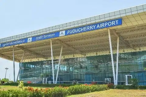 புதுவை விமான நிலையம்.