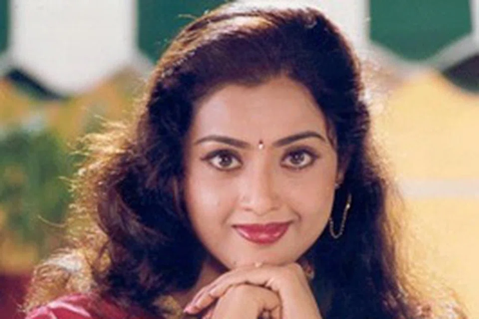 மீனா.