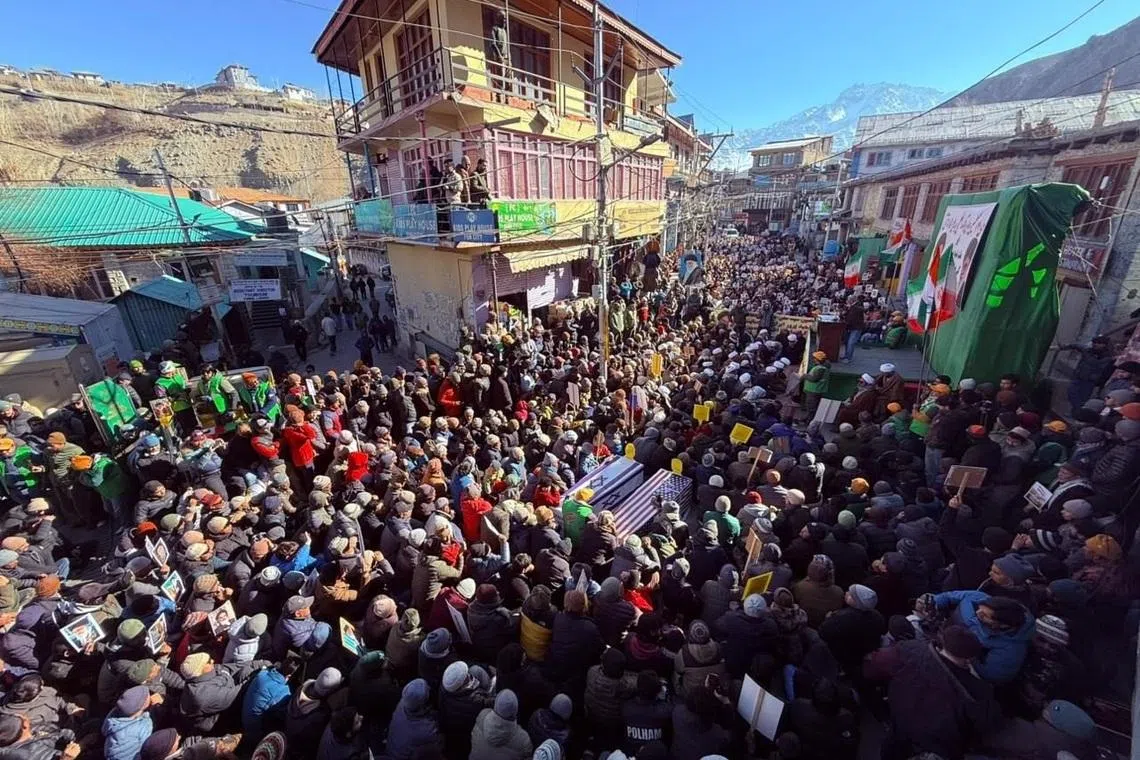 ஈரான் அரசுக்கு ஆதரவாக 
லடாக்கில் ஆர்ப்பாட்டம் 