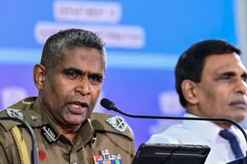 இலங்கை காவல்துறையினரால் நீண்டநாள் தேடப்பட்டு வந்த ஆடவரை நாடுகடத்தியது இந்தோனீசியா. இத்தகவலை ஆகஸ்ட் 31 அன்று நடைபெற்ற செய்தியாளர் சந்திப்பில் தெரிவித்தார் இலங்கையின் காவல் துறை தலைவர் பிரியந்தா வீரசூரியா. 