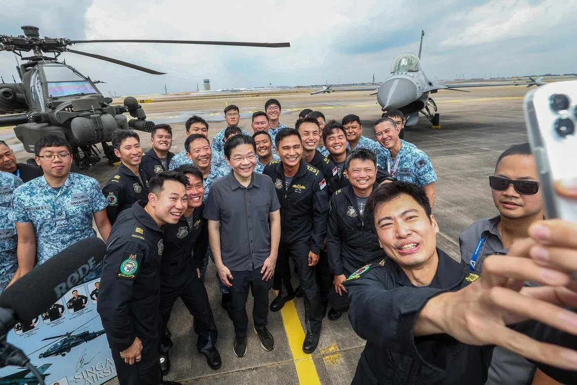 விமானக் கண்காட்சிக்கு அலைமோதிய கூட்டம்