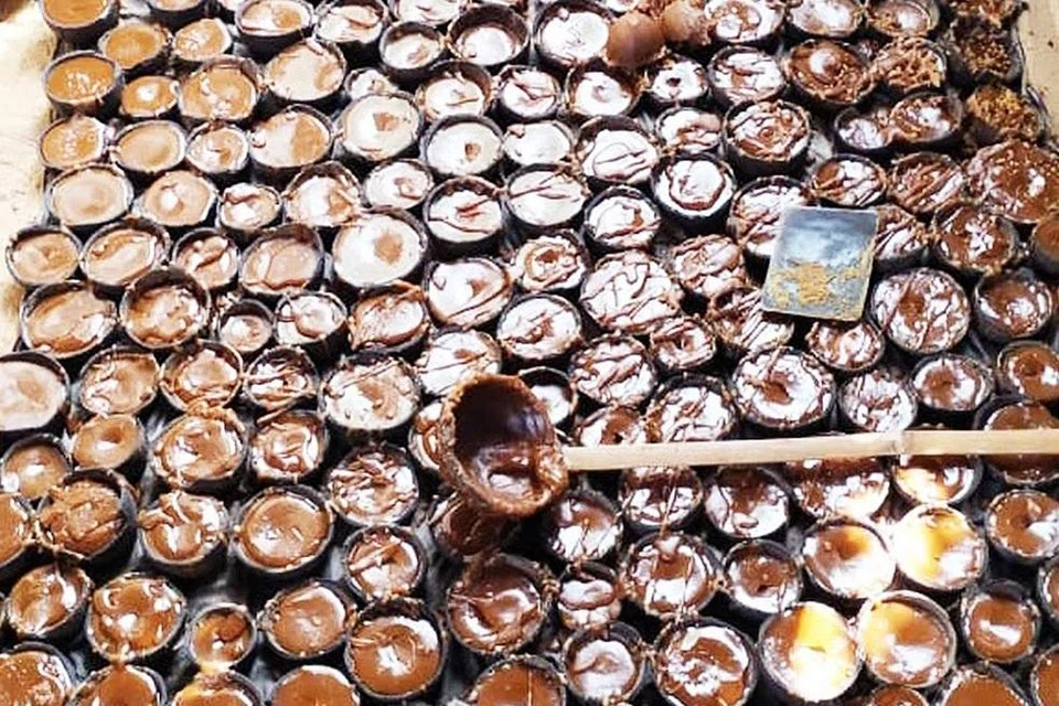 கருப்பட்டியில் சர்க்கரையைக் கலந்து போலிக் கருப்பட்டி தயாரித்து, கடந்த ஆறு ஆண்டுகளாகப் பல கோடி ரூபாய் ஜிஎஸ்டி வரி ஏய்ப்பில் ஈடுபட்டது கண்டுபிடிக்கப்பட்டது.