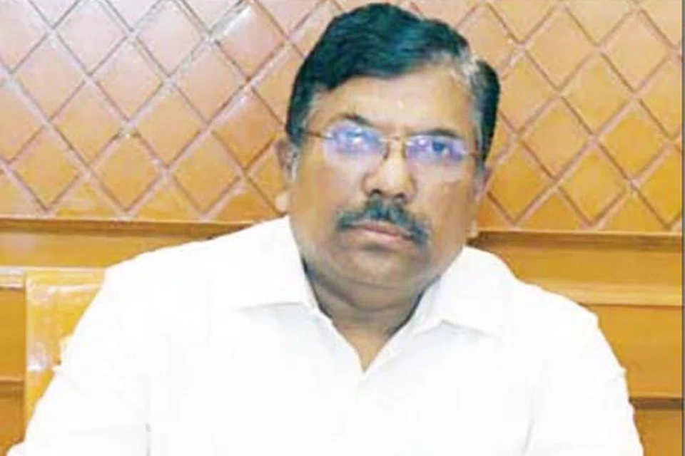 தலைமைச் செயலாளர் முருகானந்தம்.
