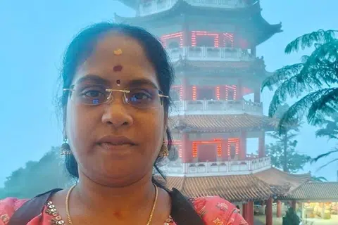 திருமதி தேவகி.