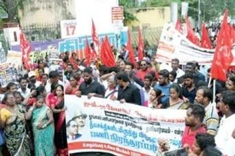 தூய்மைப் பணி தனியார்மயம்: தமிழக அரசுக்குக் கடும் எதிர்ப்பு