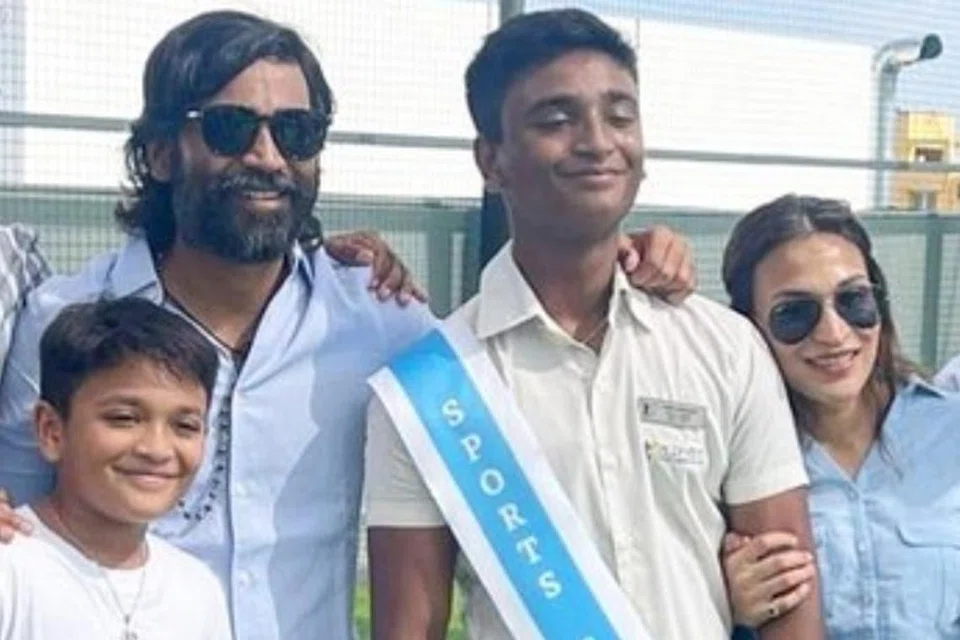 மகன் யாத்ராவுடன் தனுஷ், ஐஸ்வர்யா ரஜினி.