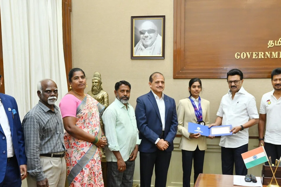 காசிமாவுக்கு ரூ.50 லட்சம் ஊக்கத்தொகை வழங்கிய முதலமைச்சர் மு.க.ஸ்டாலின்.