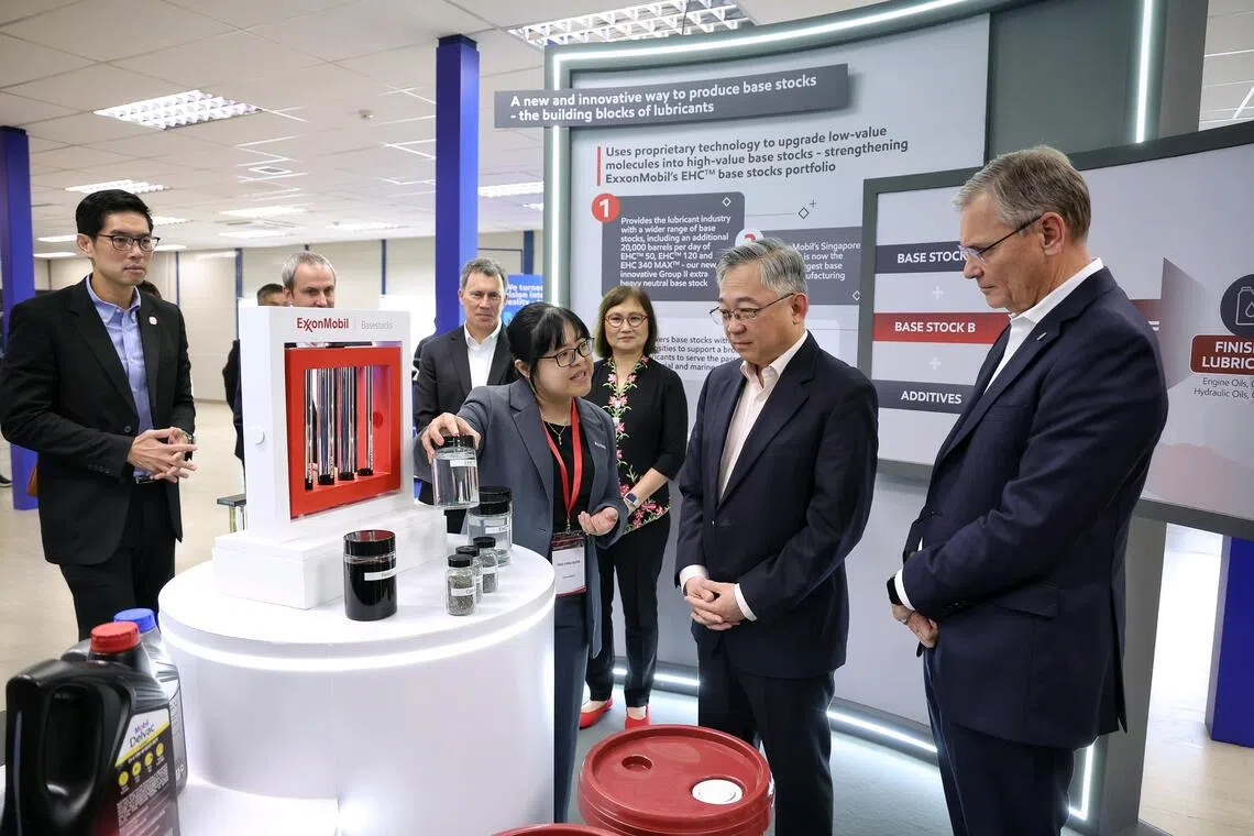 மதிப்பு கூடிய, கரிமம் குறைந்த எரிசக்தியை உருவாக்க சிங்கப்பூர் இலக்கு