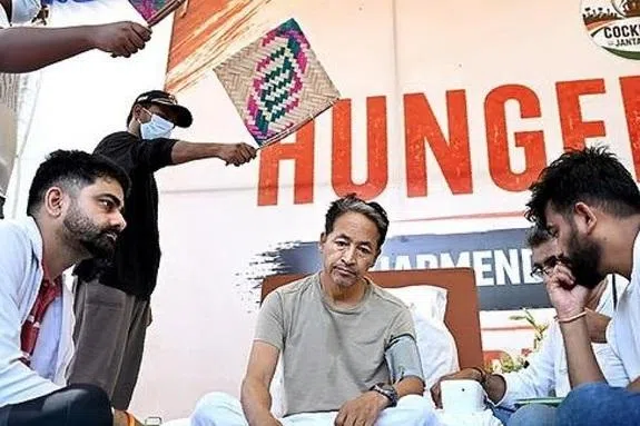 நீட் தேர்வு விவகாரம்: நீடிக்கும் சமூக ஆர்வலரின் உண்ணாவிரதப் போராட்டம்