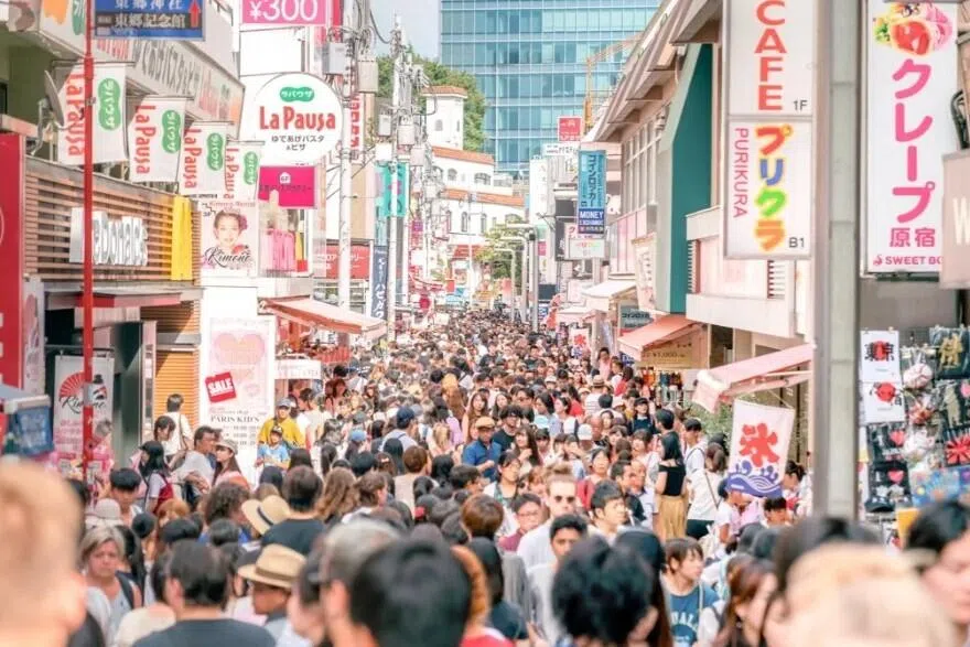 சுற்றுப்பயணிகளின் எண்ணிக்கையை 100 இடங்களில் கட்டுப்படுத்த ஜப்பான் ஒப்புதல் 