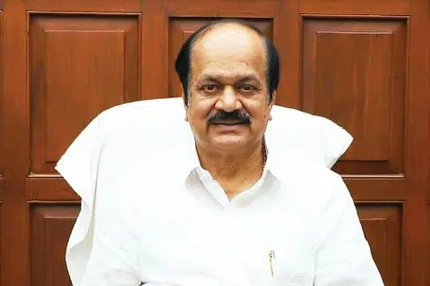 தமிழ்நாடு சட்டமன்றத் தலைவர் ஜேசிடி பிரபாகர்.
