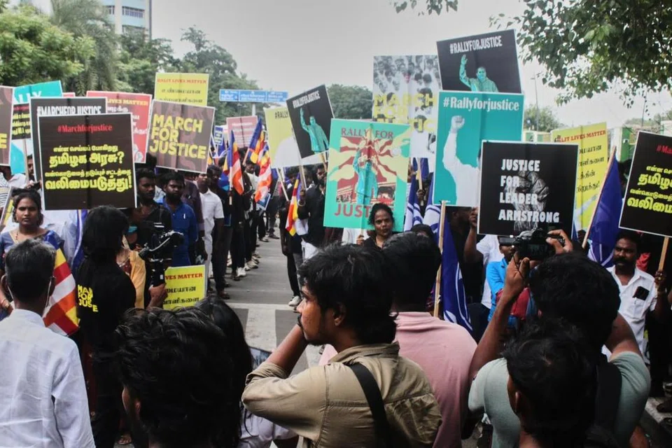 பகுஜன் சமாஜ் கட்சியின் மாநிலத் தலைவர் ஆம்ஸ்ட்ராங் படுகொலைக்கு நீதி கேட்டு நீலம் பண்பாட்டு மையத்தின் சார்பில் சென்னை எழும்பூரில் கண்டனப் பேரணி நடைபெற்றது.